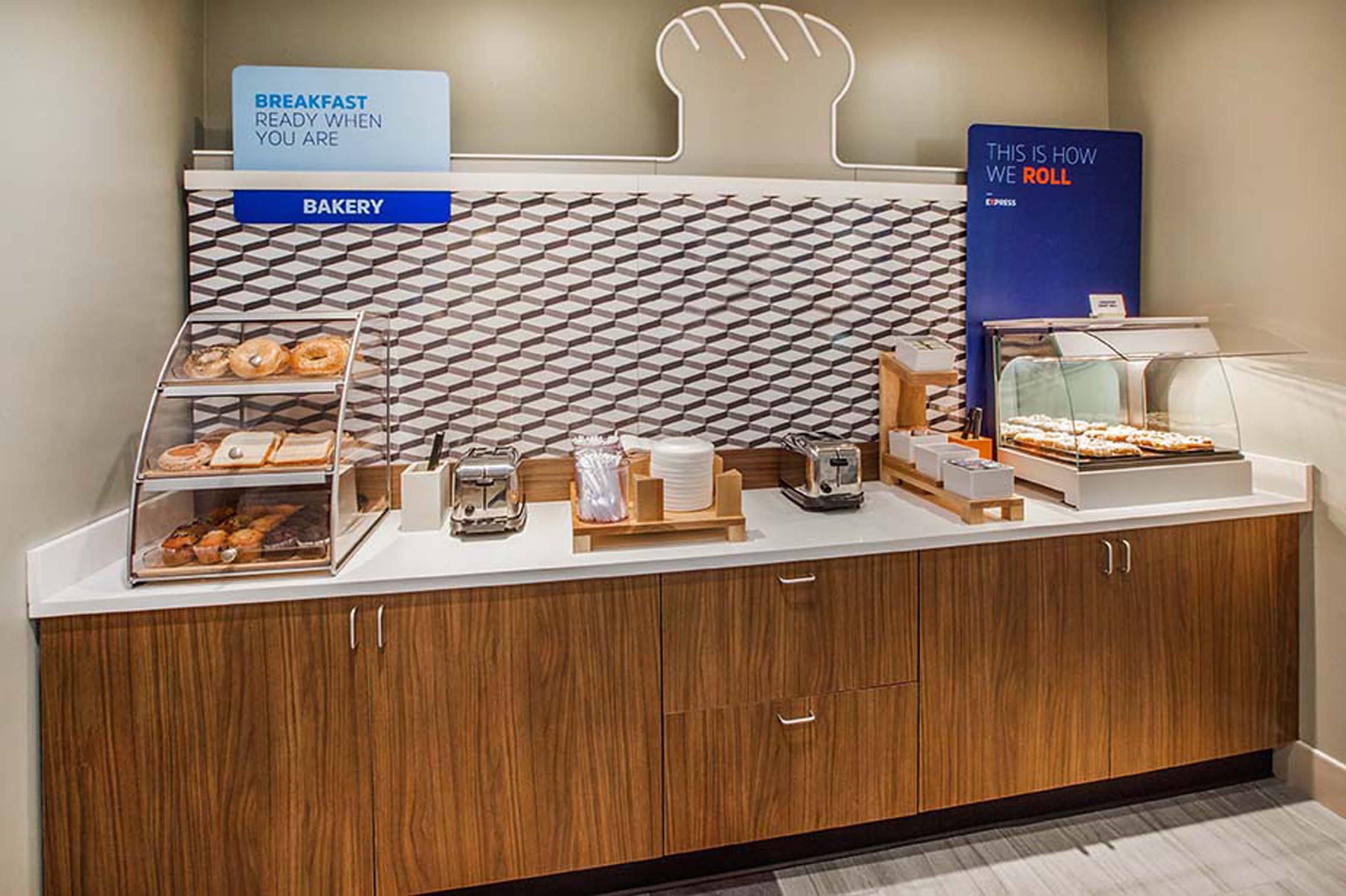 Holiday Inn Express Hotel & Suites Clute-Lake Jackson By Ihg Bagian luar foto