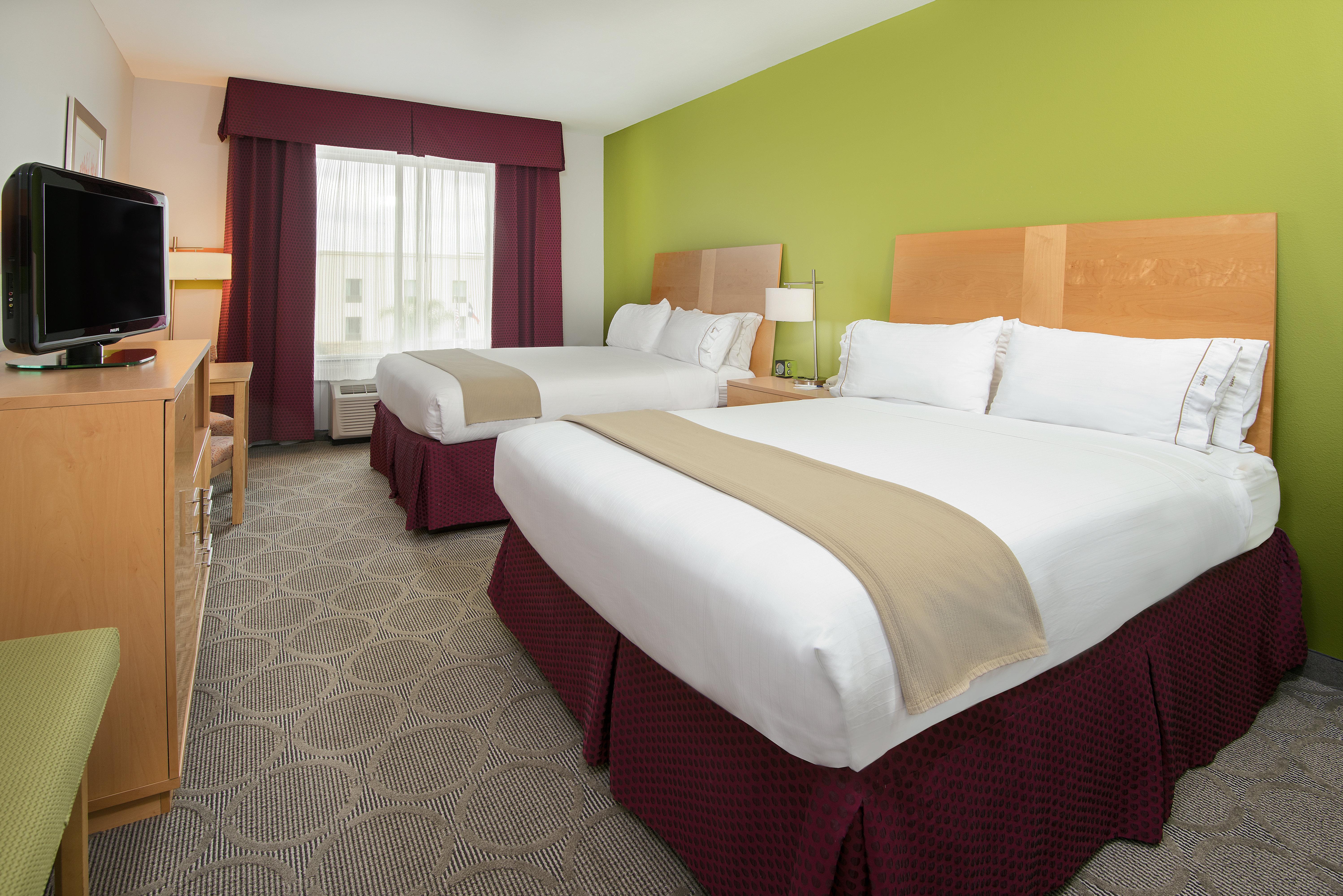 Holiday Inn Express Hotel & Suites Clute-Lake Jackson By Ihg Bagian luar foto