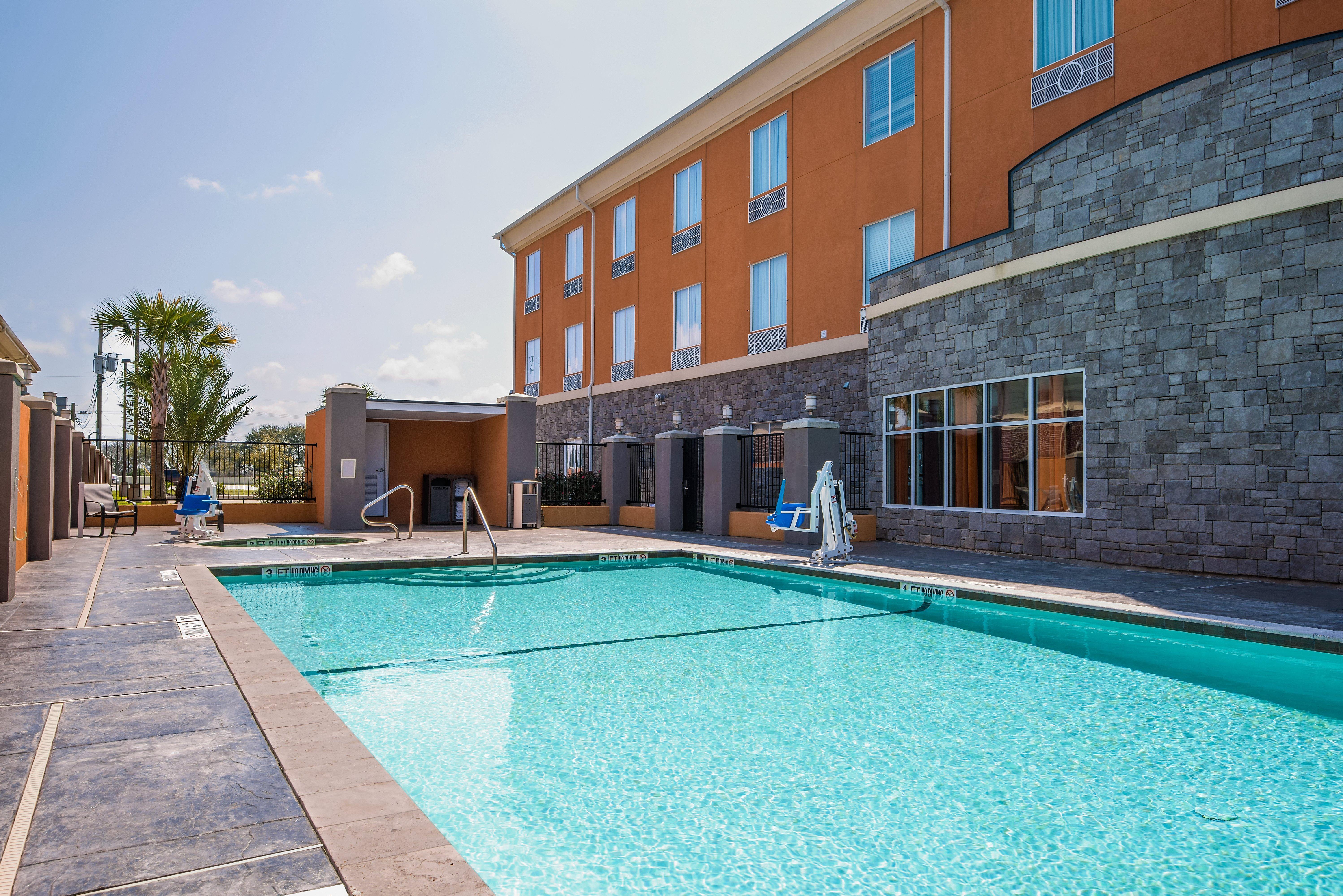 Holiday Inn Express Hotel & Suites Clute-Lake Jackson By Ihg Bagian luar foto