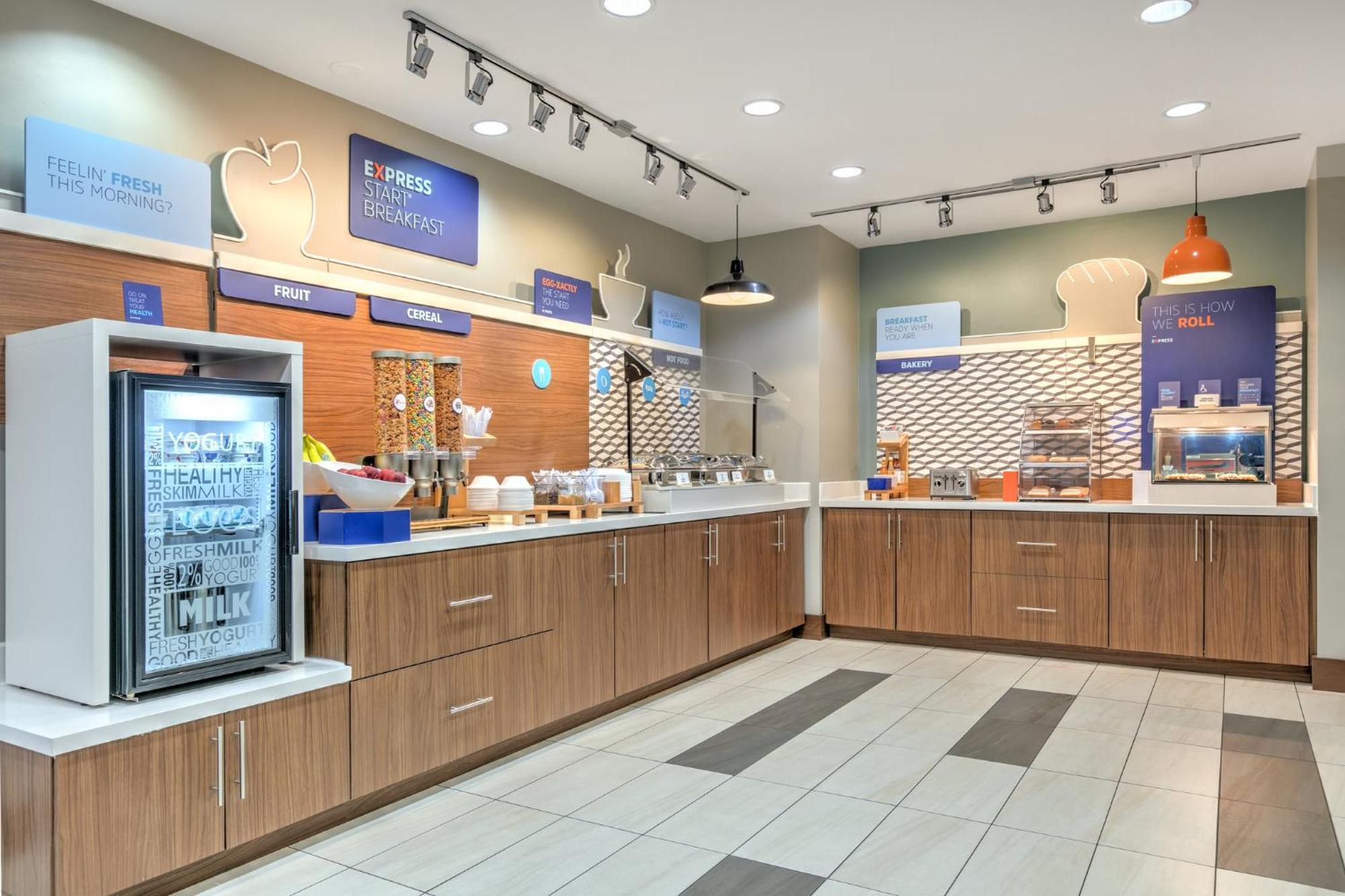 Holiday Inn Express Hotel & Suites Clute-Lake Jackson By Ihg Bagian luar foto