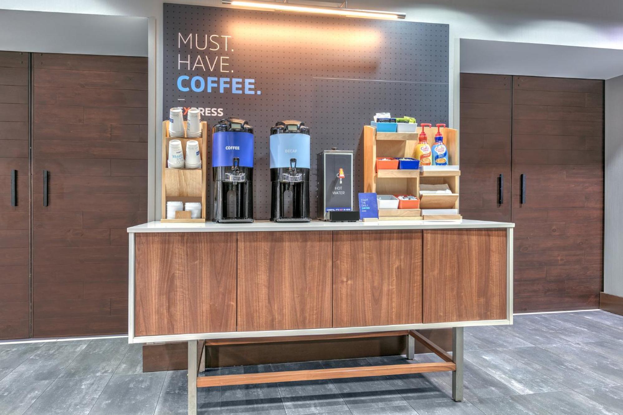Holiday Inn Express Hotel & Suites Clute-Lake Jackson By Ihg Bagian luar foto