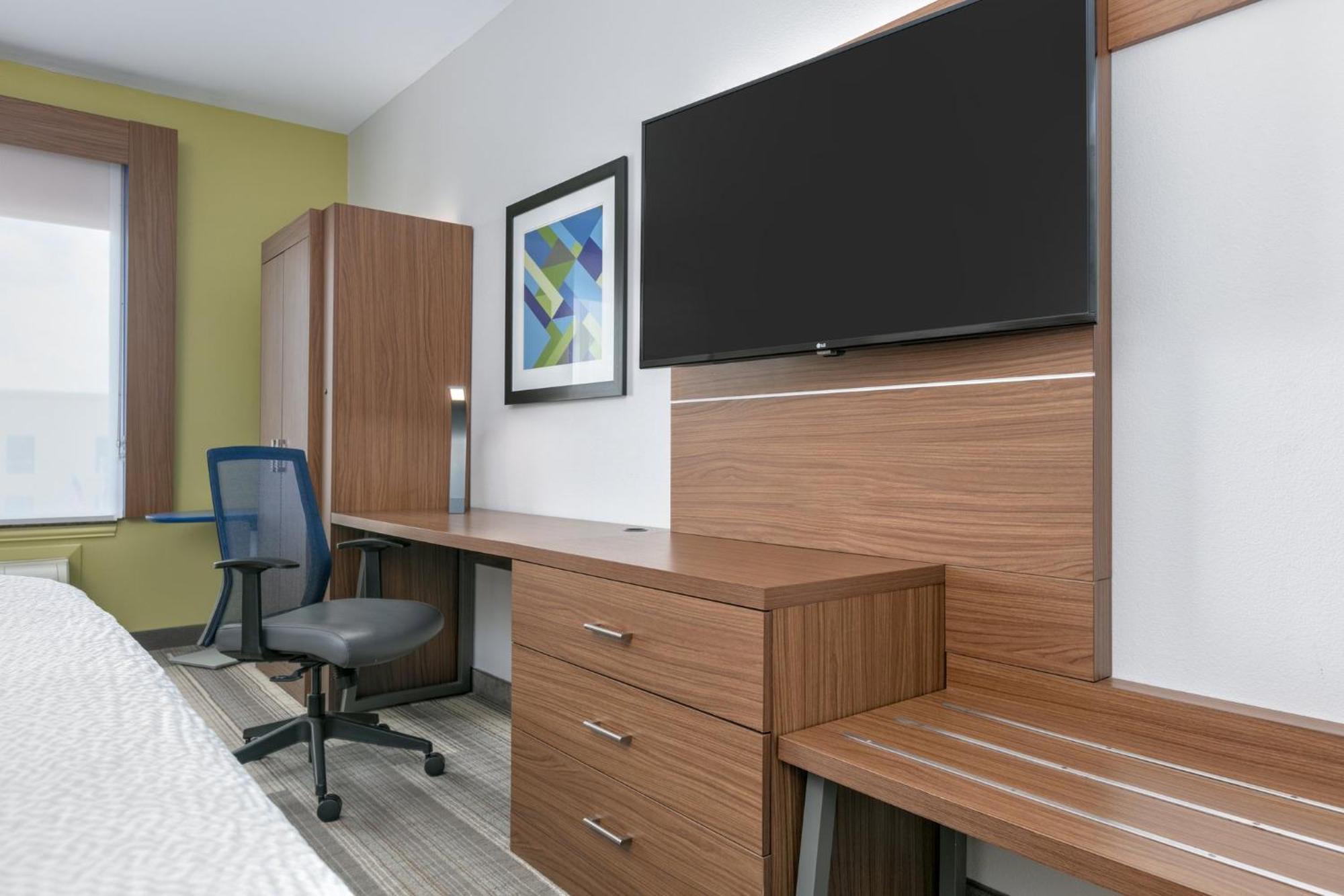 Holiday Inn Express Hotel & Suites Clute-Lake Jackson By Ihg Bagian luar foto
