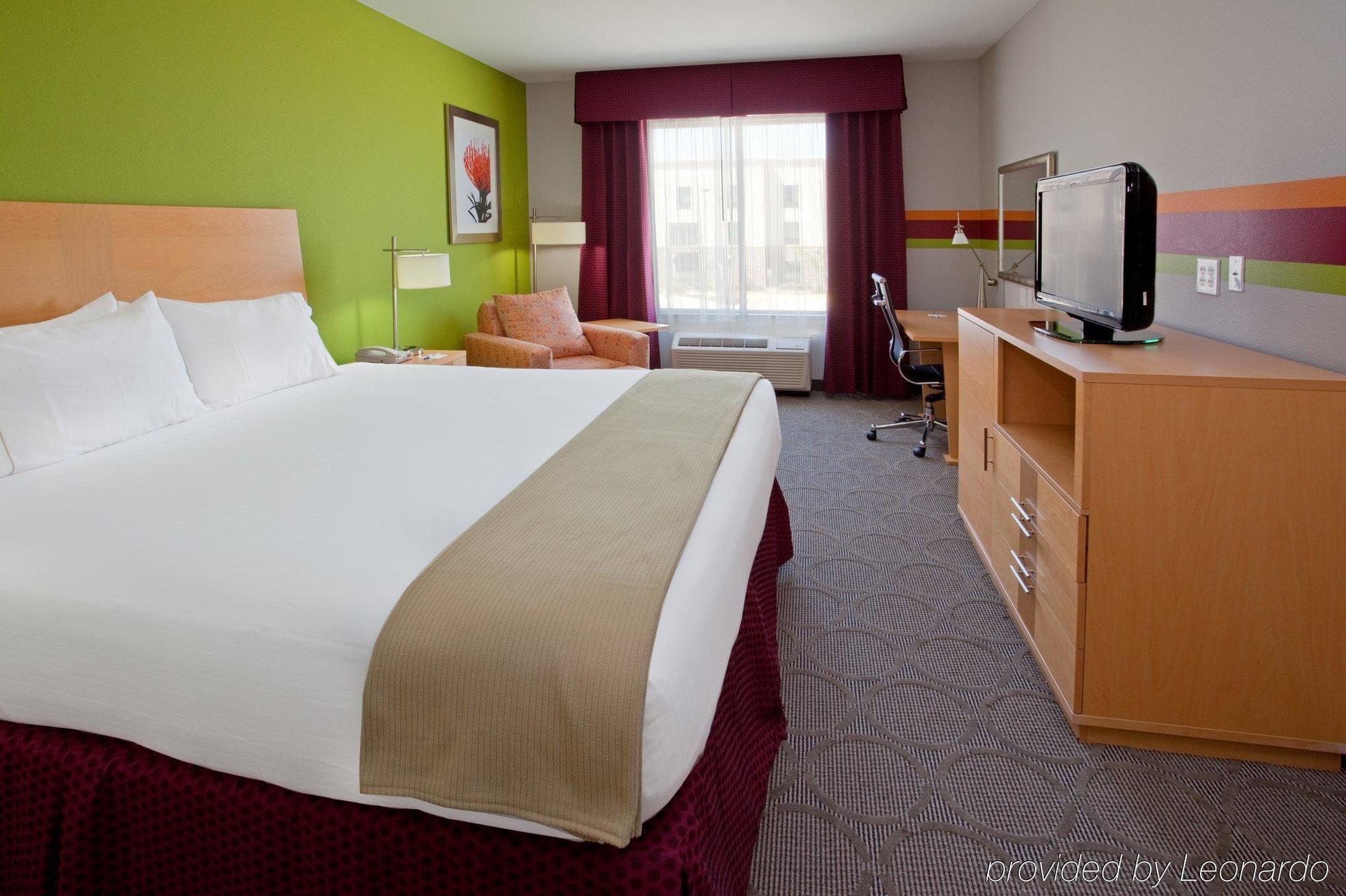 Holiday Inn Express Hotel & Suites Clute-Lake Jackson By Ihg Ruang foto